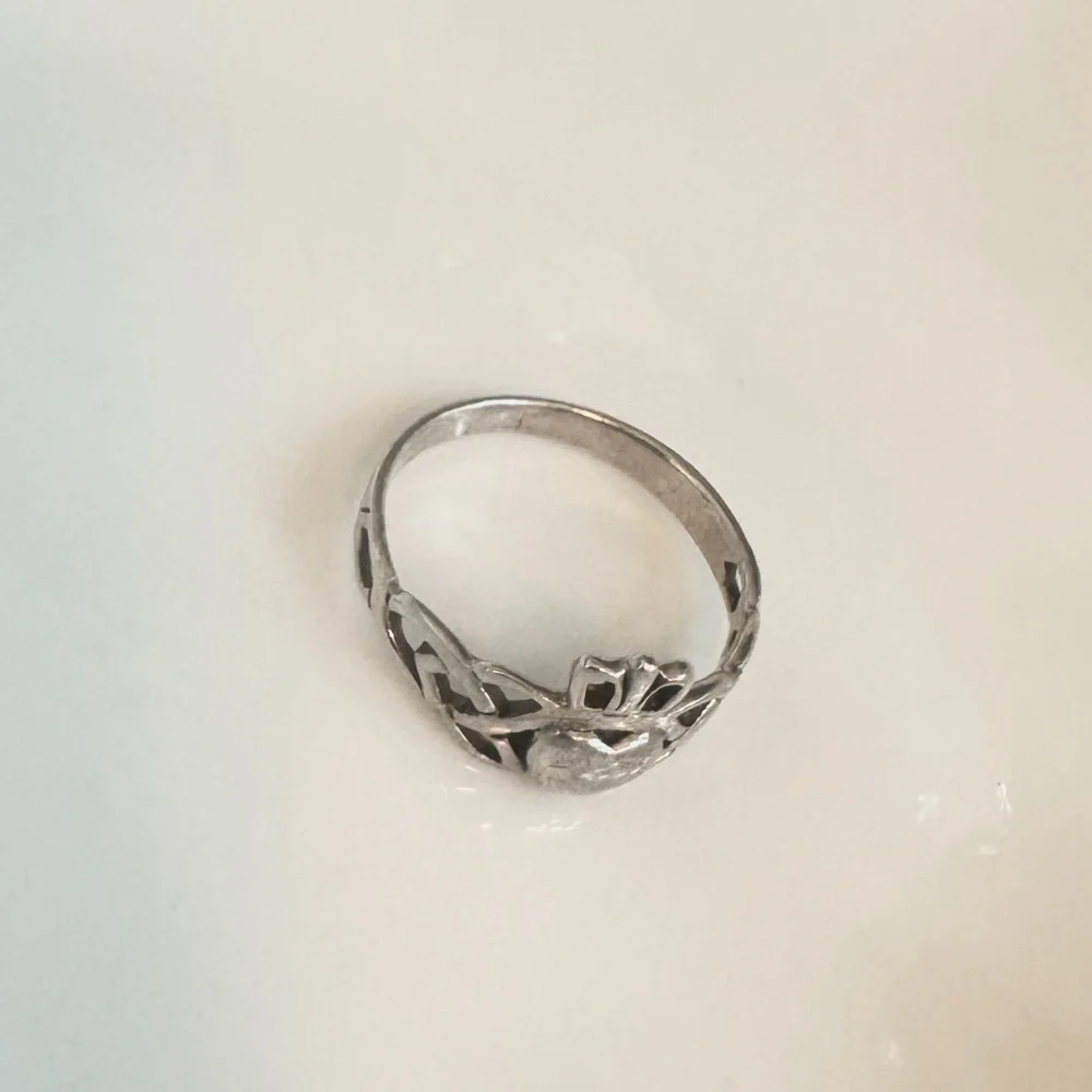Vintage Sterling Silver Irish Celtic Claddagh Ring (8.5)